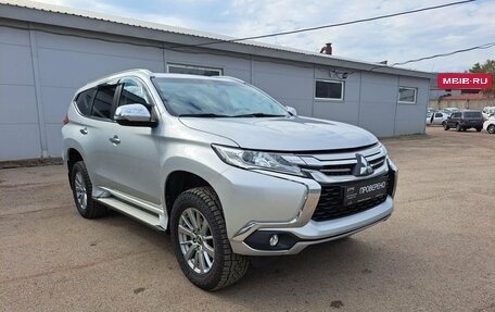 Mitsubishi Pajero Sport III рестайлинг, 2018 год, 2 400 000 рублей, 3 фотография