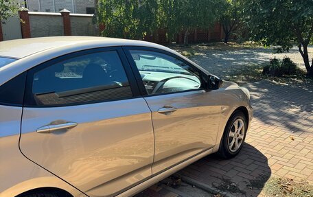 Hyundai Solaris II рестайлинг, 2011 год, 830 000 рублей, 7 фотография