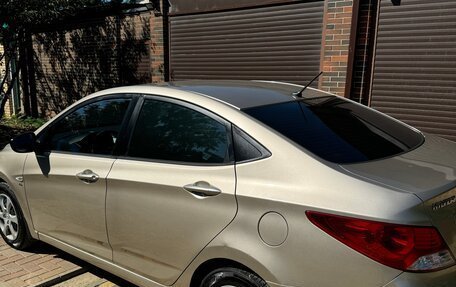 Hyundai Solaris II рестайлинг, 2011 год, 830 000 рублей, 2 фотография