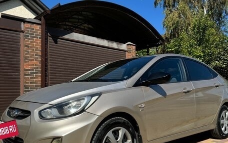 Hyundai Solaris II рестайлинг, 2011 год, 830 000 рублей, 4 фотография