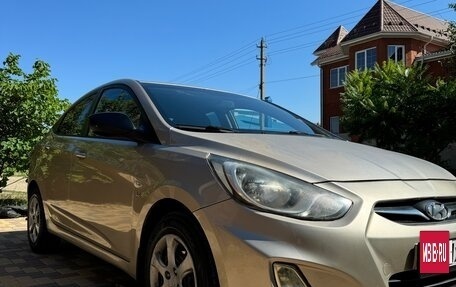 Hyundai Solaris II рестайлинг, 2011 год, 830 000 рублей, 6 фотография