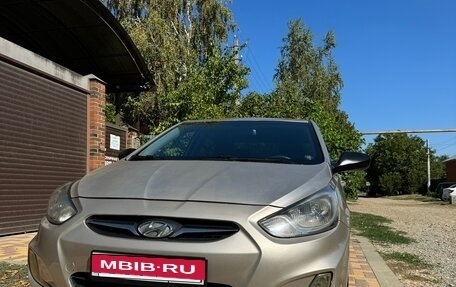 Hyundai Solaris II рестайлинг, 2011 год, 830 000 рублей, 5 фотография