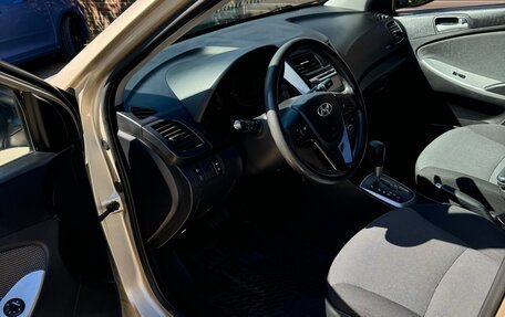 Hyundai Solaris II рестайлинг, 2011 год, 830 000 рублей, 10 фотография