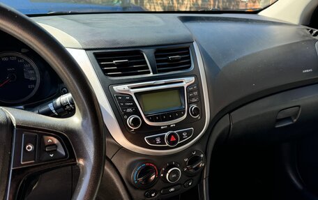 Hyundai Solaris II рестайлинг, 2011 год, 830 000 рублей, 13 фотография