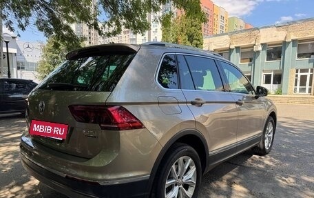Volkswagen Tiguan II, 2018 год, 3 290 000 рублей, 6 фотография