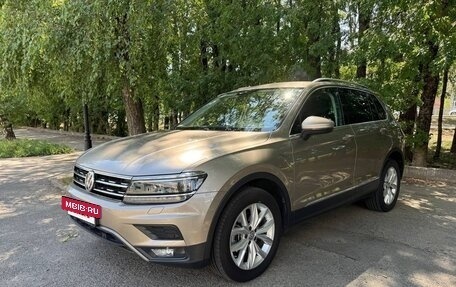 Volkswagen Tiguan II, 2018 год, 3 290 000 рублей, 2 фотография