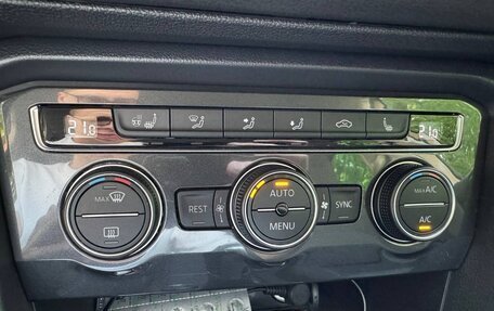 Volkswagen Tiguan II, 2018 год, 3 290 000 рублей, 21 фотография