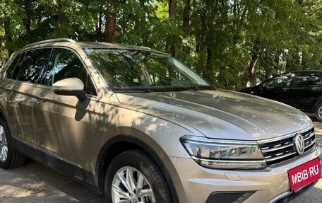 Volkswagen Tiguan II, 2018 год, 3 290 000 рублей, 8 фотография