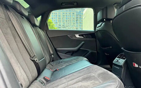 Audi A4, 2022 год, 2 520 000 рублей, 15 фотография