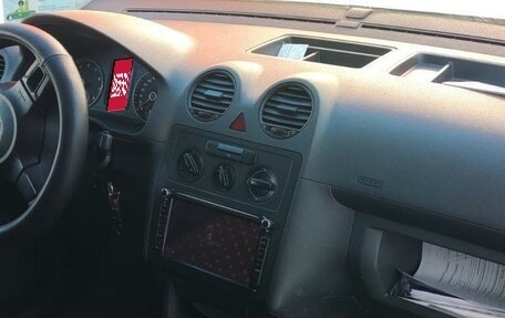 Volkswagen Caddy III рестайлинг, 2011 год, 900 000 рублей, 2 фотография