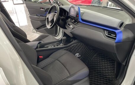 Toyota C-HR I рестайлинг, 2022 год, 2 250 000 рублей, 7 фотография