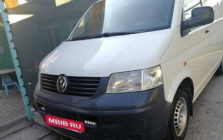 Volkswagen Transporter T5 рестайлинг, 2004 год, 955 000 рублей, 2 фотография