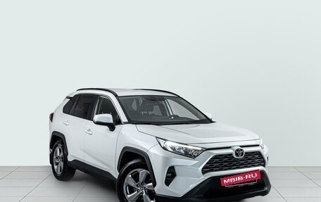 Toyota RAV4, 2020 год, 2 900 000 рублей, 3 фотография