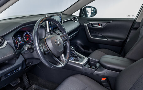 Toyota RAV4, 2020 год, 2 900 000 рублей, 10 фотография