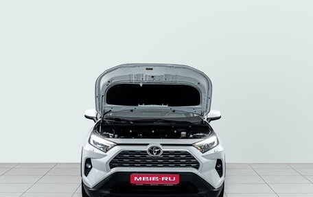 Toyota RAV4, 2020 год, 2 900 000 рублей, 7 фотография