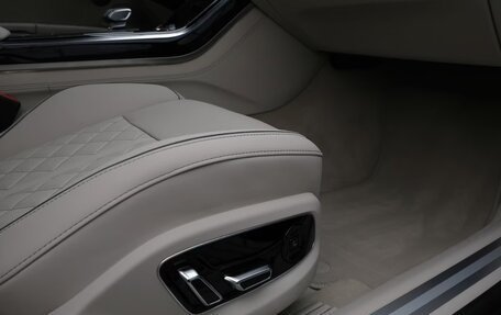 Audi A8, 2023 год, 10 800 000 рублей, 15 фотография