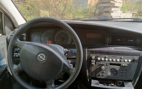 Opel Omega B, 2000 год, 255 000 рублей, 7 фотография