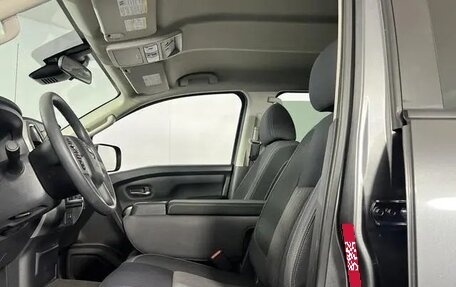 Nissan Titan II, 2021 год, 7 720 000 рублей, 28 фотография