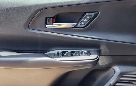 Toyota Prius IV XW50, 2025 год, 4 900 000 рублей, 10 фотография