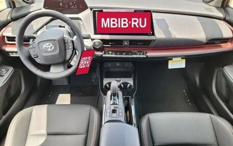 Toyota Prius IV XW50, 2025 год, 4 900 000 рублей, 6 фотография