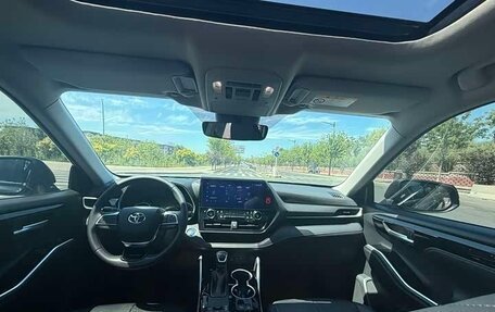Toyota Highlander, 2021 год, 4 010 000 рублей, 9 фотография