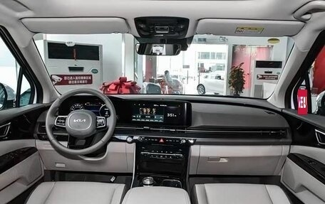 KIA Carnival, 2021 год, 3 180 000 рублей, 8 фотография