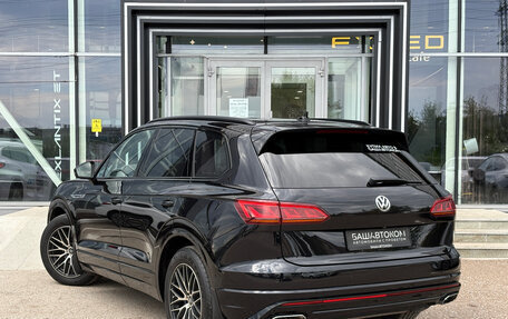 Volkswagen Touareg III, 2018 год, 4 500 000 рублей, 7 фотография