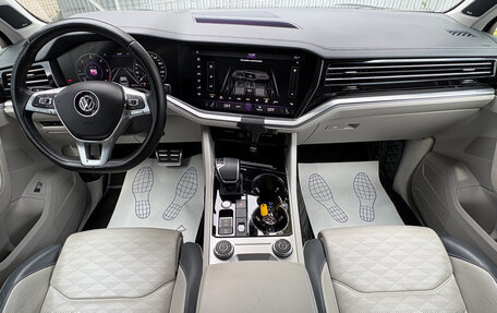 Volkswagen Touareg III, 2018 год, 4 500 000 рублей, 12 фотография