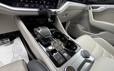 Volkswagen Touareg III, 2018 год, 4 500 000 рублей, 20 фотография