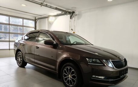 Skoda Octavia, 2018 год, 1 999 000 рублей, 3 фотография