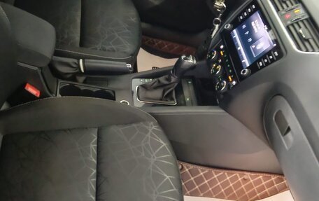 Skoda Octavia, 2018 год, 1 999 000 рублей, 10 фотография