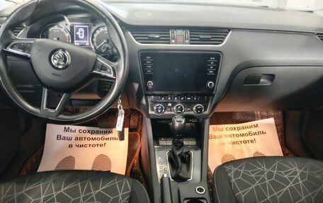 Skoda Octavia, 2018 год, 1 999 000 рублей, 6 фотография
