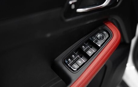 Porsche Macan I рестайлинг, 2024 год, 8 800 000 рублей, 13 фотография