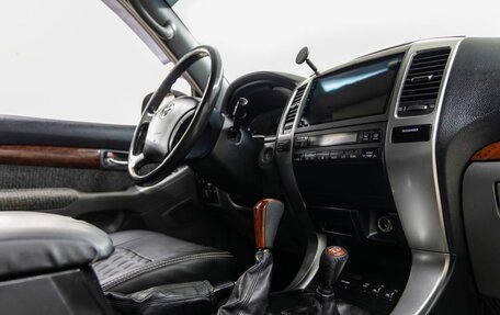 Toyota Land Cruiser Prado 120 рестайлинг, 2008 год, 1 658 000 рублей, 32 фотография