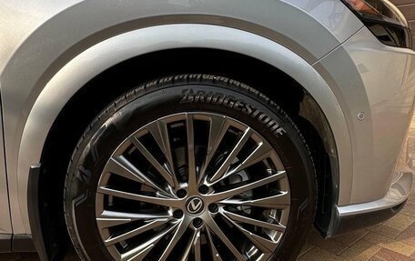 Lexus RX IV рестайлинг, 2023 год, 9 500 000 рублей, 12 фотография