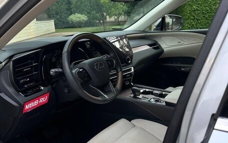 Lexus RX IV рестайлинг, 2023 год, 9 500 000 рублей, 5 фотография