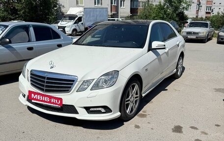 Mercedes-Benz E-Класс, 2010 год, 1 960 000 рублей, 3 фотография