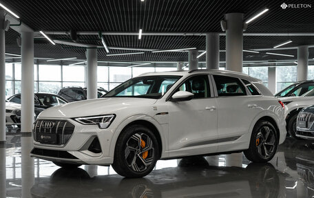 Audi e-tron I, 2022 год, 5 400 000 рублей, 1 фотография