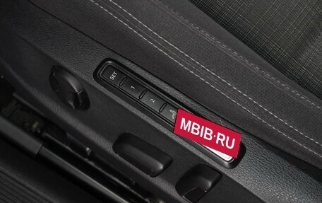 Volkswagen Passat B8 рестайлинг, 2019 год, 1 999 000 рублей, 12 фотография