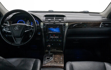 Toyota Camry, 2015 год, 2 099 000 рублей, 19 фотография