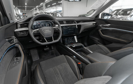 Audi e-tron I, 2022 год, 5 400 000 рублей, 7 фотография