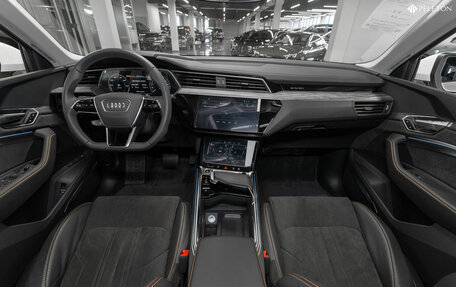 Audi e-tron I, 2022 год, 5 400 000 рублей, 8 фотография
