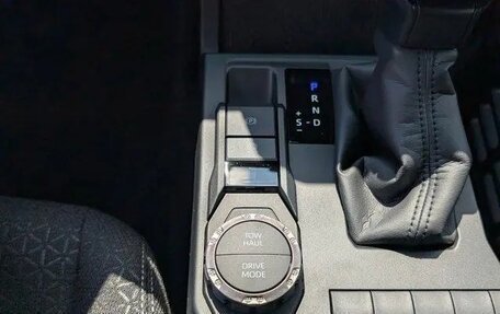 Toyota 4Runner, 2025 год, 3 900 000 рублей, 19 фотография