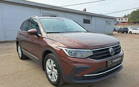 Volkswagen Tiguan II, 2021 год, 2 150 000 рублей, 3 фотография
