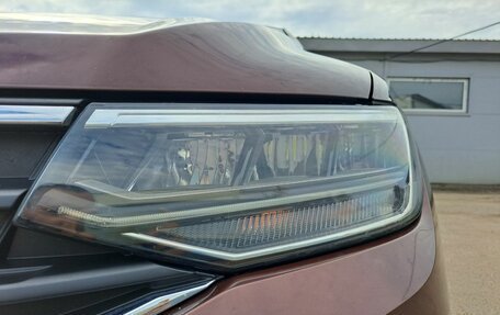 Volkswagen Tiguan II, 2021 год, 2 150 000 рублей, 17 фотография