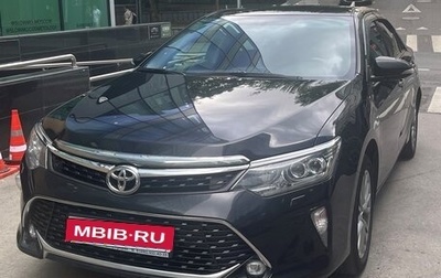 Toyota Camry, 2018 год, 2 300 000 рублей, 1 фотография