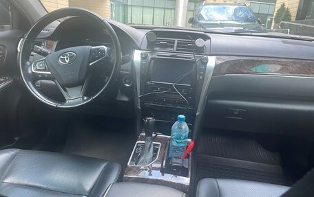 Toyota Camry, 2018 год, 2 300 000 рублей, 6 фотография