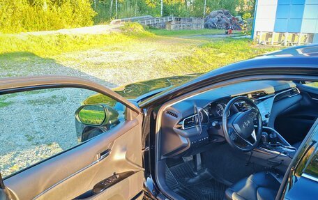 Toyota Camry, 2018 год, 2 590 000 рублей, 3 фотография