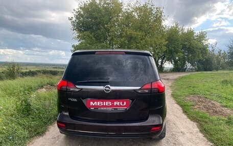 Opel Zafira C рестайлинг, 2013 год, 1 200 000 рублей, 4 фотография