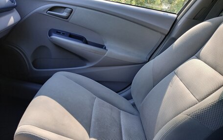 Honda Insight II рестайлинг, 2010 год, 770 000 рублей, 11 фотография